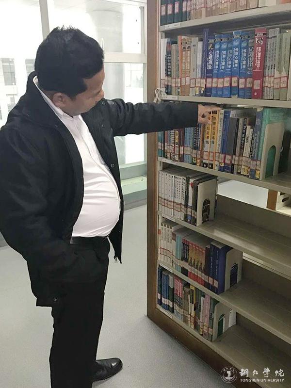 柬埔寨Heng Samrin Thbongkhmum University校长PIN VANNARO一行前来Beat365官网开展校际合作