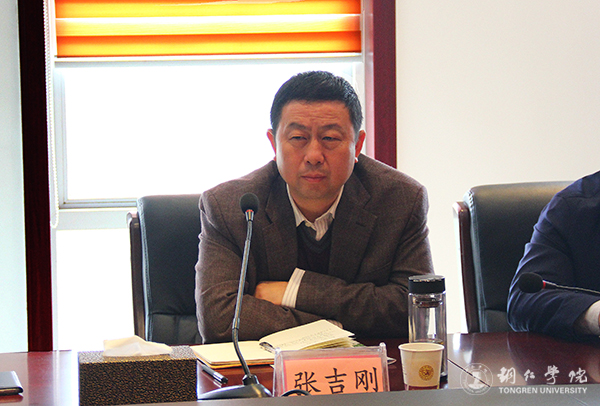 Beat365官网与万山区召开合作办学洽谈会